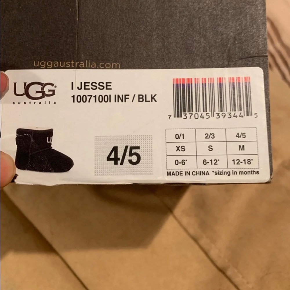 Baby Uggs size 4/5